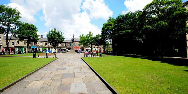 1220 x 620 Glossop 2 1019150006