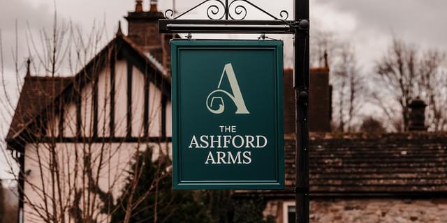 20240229 12003375 LB Ashford Arms interiors websize