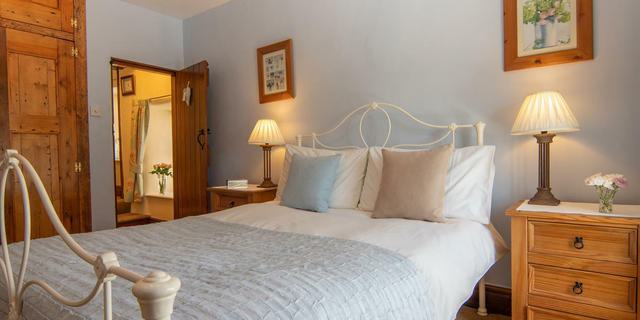 Candlelight Cottage 3