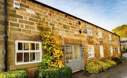 Carpenters Cottage front of cottage1220x620 466787880