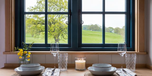 Chatsworth Estate Holiday Cottages Heathy Lea Collection Shepherds Huts Oak Tree Internal Dining