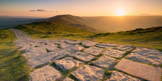 Mam Tor Great Ridge CREDIT Visit Peak District Derbyshire
