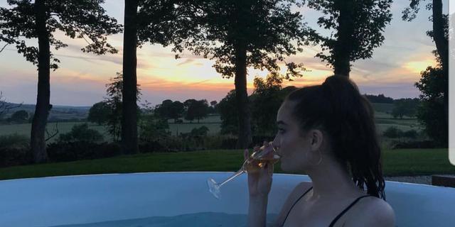 Scaldersitchfarm guest hot tub