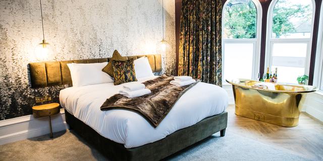 The Buston Suite Mast at Foxlow Grange Buxton