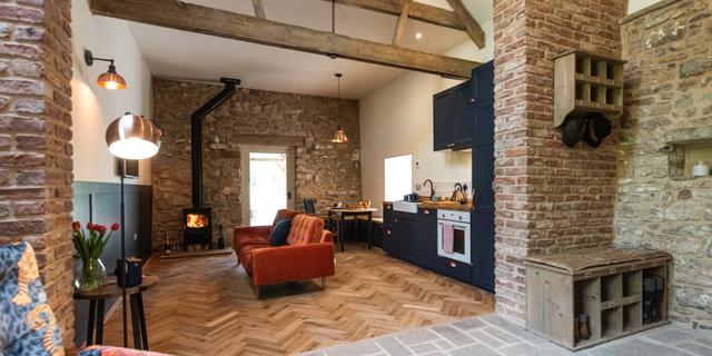 The old Cattle Barn 24